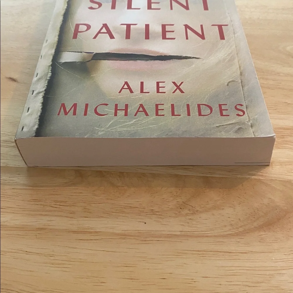 The Silent Patient by Alex Michaelides Paperback Book
